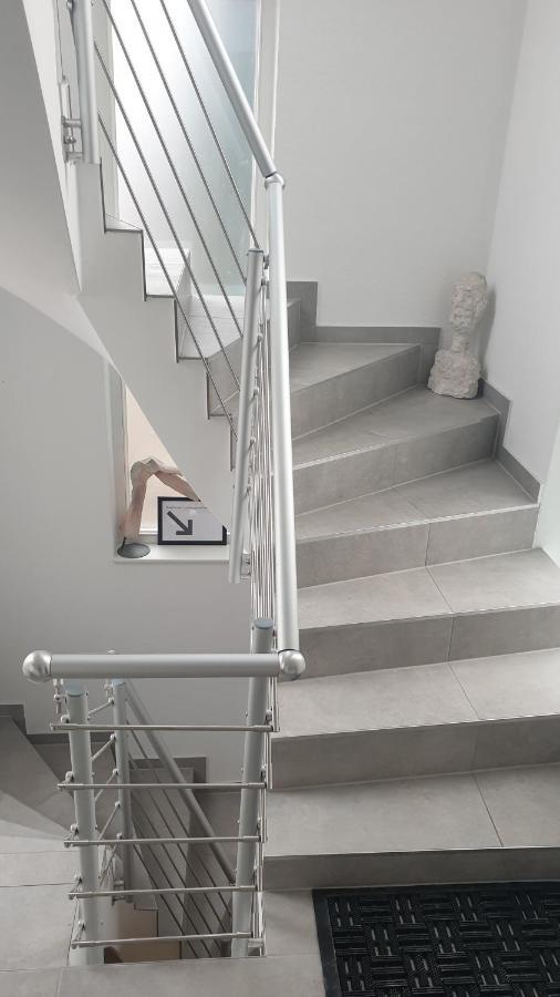 Apartments & Moeblierte Zimmer In Kahl Am Main, Kontaktloser Self Check-In, W-Lan, Schreibtisch, Duschbad, Kuechenzeile, Pkw-Plaetze Zewnętrze zdjęcie